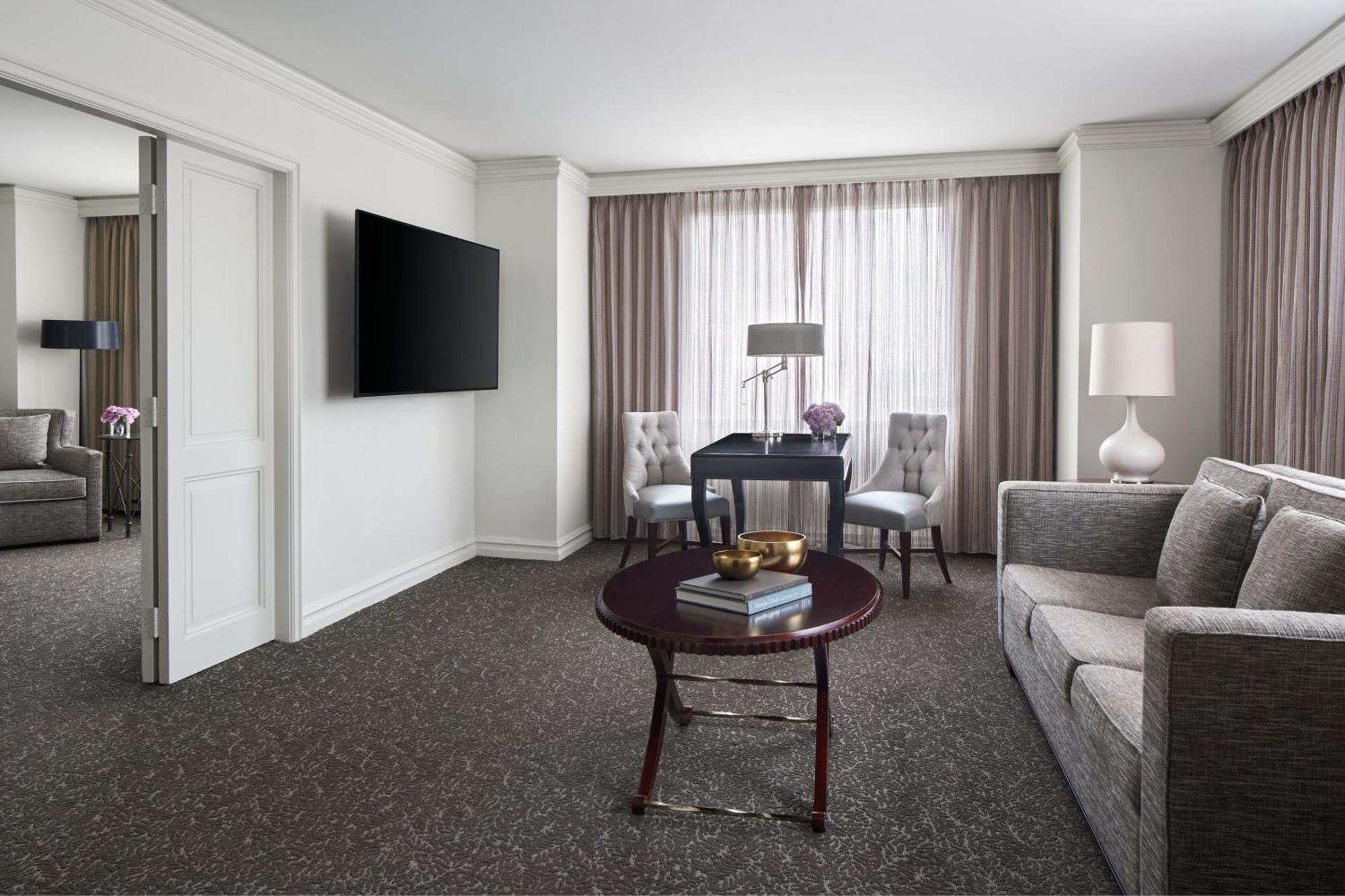 1 Bedroom Executive Suite 1 King Sofa bed,1705752511:JPEG