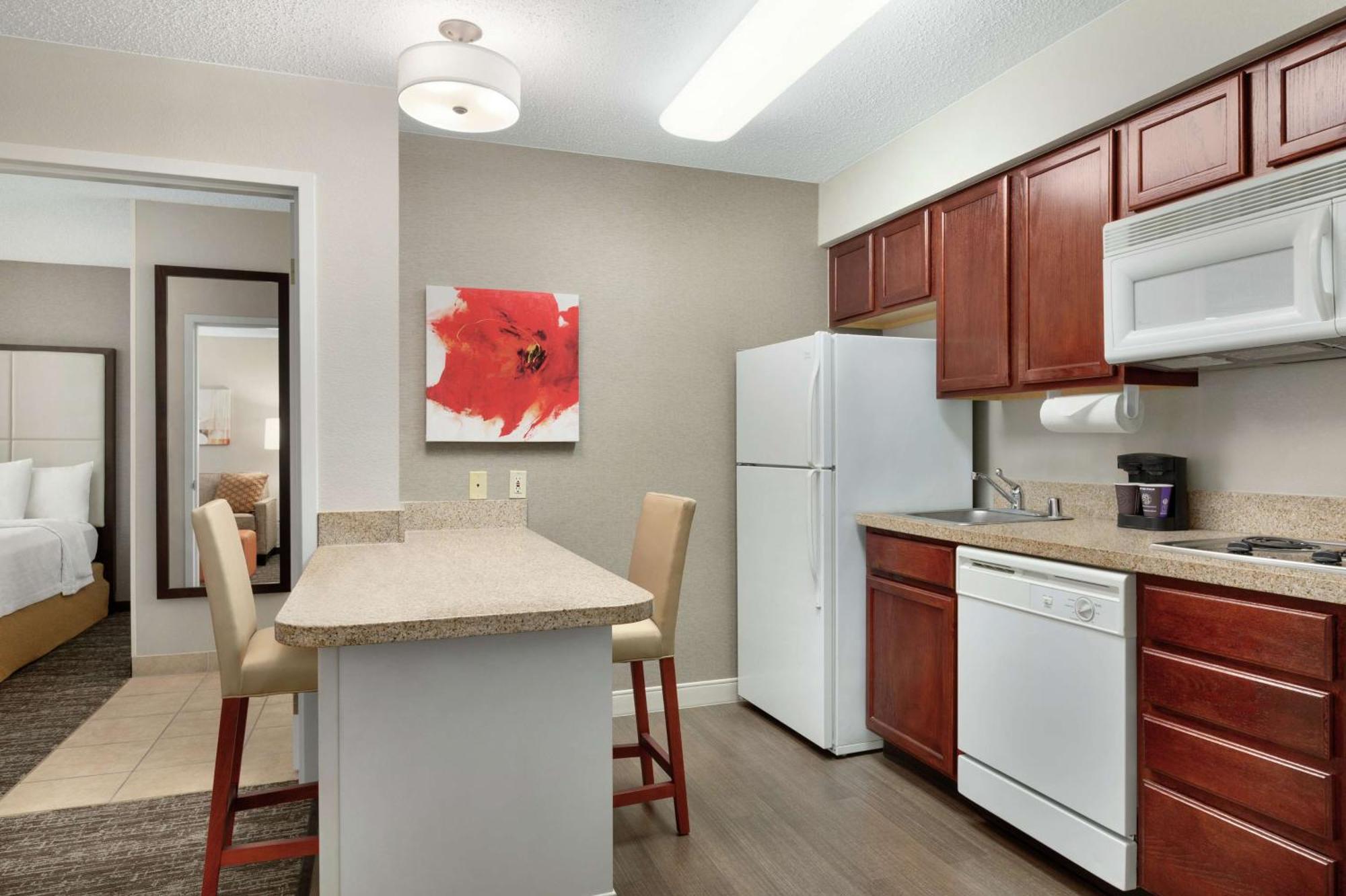 One-Bedroom Queen Suite with Two Queen Beds